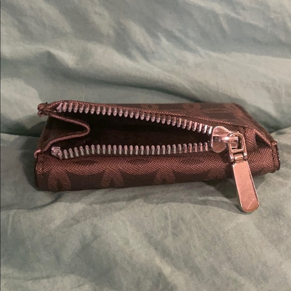 Safe Keeper RFID-Blocking Wallet - Picture 2 of 5